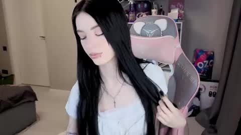 MIA HELP ME REACH 100 LIKES online show from February 23, 2026, 3:31 pm
