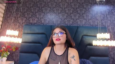 Mia Grey online show from April 5, 2026, 4:53 am