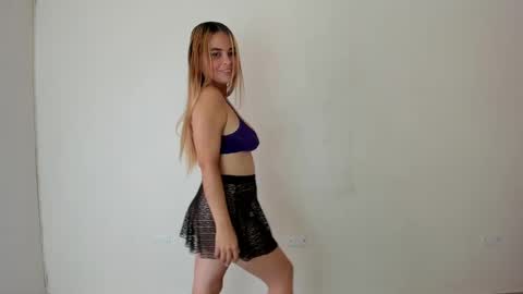 Snapshot of mia_hansper chatting on January 16, 2025, 11:27 pm Mia online show from January 16, 2025, 11:27 pm