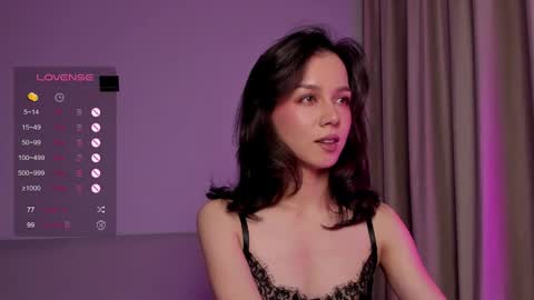 Mia online show from September 9, 2025, 4:17 pm