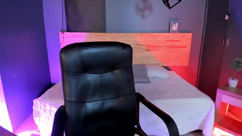 Val  online show from January 11, 2025, 11:13 pm