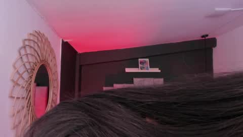 Val  online show from April 16, 2026, 9:39 pm