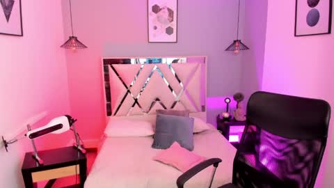 Snapshot of mia_jagger chatting on April 23, 2026, 7:49 pm Val online show from April 23, 2026, 7:49 pm