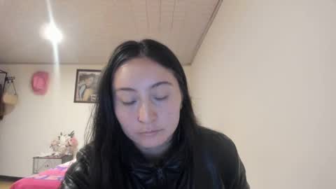 mia kaneee online show from September 18, 2025, 5:48 pm