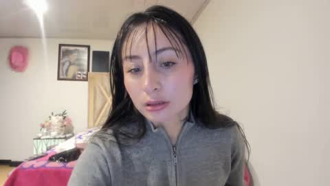 mia kaneee online show from October 9, 2025, 7:12 pm