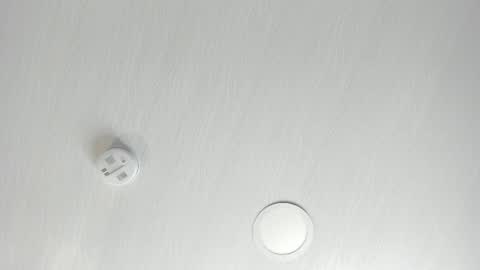 Mia online show from April 16, 2026, 3:07 am