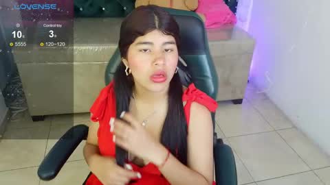 mia_kittie_m online show from May 6, 2026, 12:10 pm