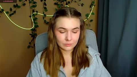 mia_lemm online show from February 18, 2026, 8:21 am