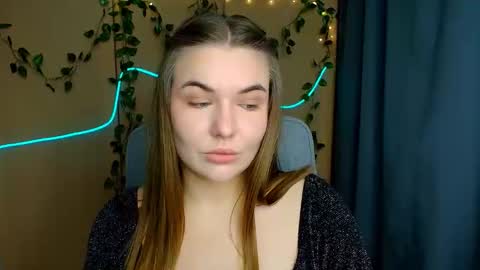 mia_lemm online show from March 2, 2026, 7:59 am