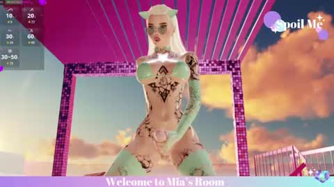Snapshot of mia_lilah chatting on July 8, 2026, 7:40 pm Mia online show from July 8, 2026, 7:40 pm