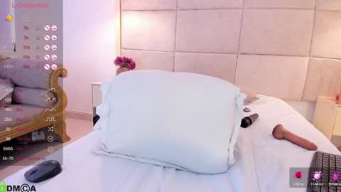 Mia online show from February 6, 2025, 9:49 pm