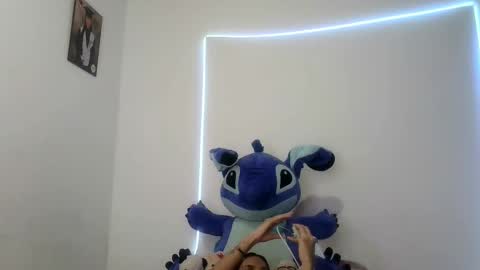 mia lucy 21 online show from October 31, 2025, 2:07 pm