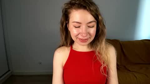 Mia online show from April 15, 2026, 7:04 am