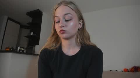 Mia here Appreciate your support online show from October 16, 2025, 3:13 pm