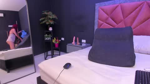 Snapshot of mia_milff chatting on June 26, 2026, 6:45 pm MIA online show from June 26, 2026, 6:45 pm