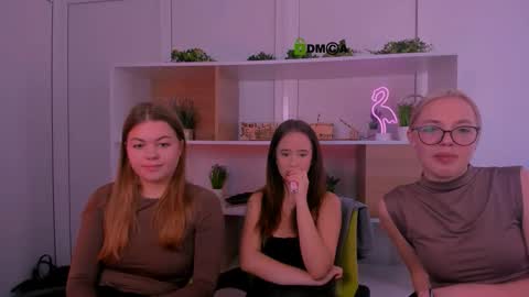 mia_moah online show from October 21, 2025, 8:26 am