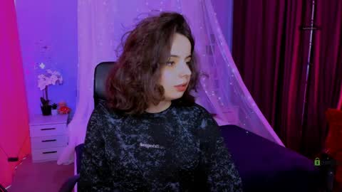 mia_mooon_ online show from May 11, 2026, 8:42 am
