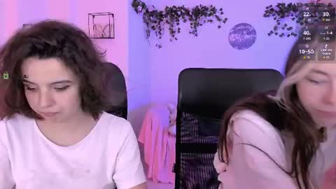 mia_mooon_ online show from July 11, 2026, 8:39 am