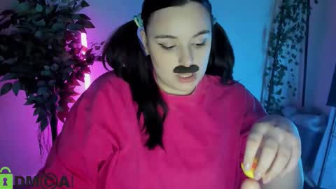 Mia online show from February 20, 2026, 6:19 am