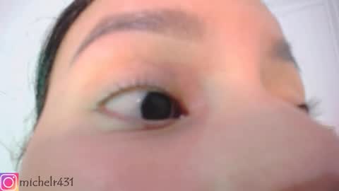 mia reys online show from September 26, 2025, 12:42 pm