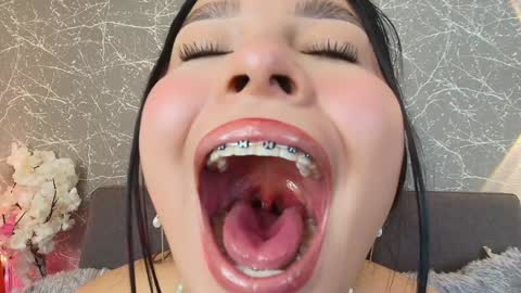 Snapshot of mia_roux13 chatting on January 17, 2025, 9:17 pm Mia Roux online show from January 17, 2025, 9:17 pm