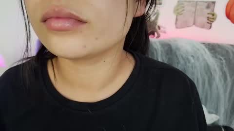 Snapshot of mia_roux13 chatting on October 18, 2025, 12:13 am Mia Roux online show from October 18, 2025, 12:13 am