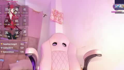 mia_royal online show from April 13, 2026, 5:51 pm