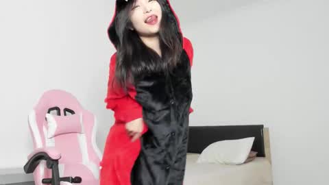 Snapshot of mia_soyun chatting on November 5, 2025, 5:13 pm Your Soyun online show from November 5, 2025, 5:13 pm