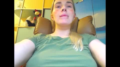 Snapshot of mia_sunnyy chatting on April 12, 2026, 7:30 pm Mia. online show from April 12, 2026, 7:30 pm