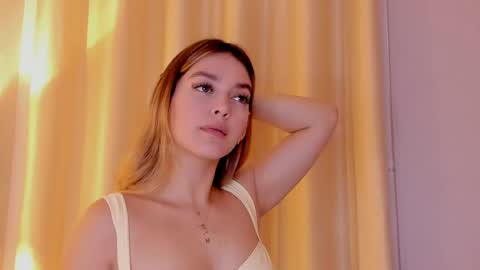 Snapshot of mia_white11 chatting on April 14, 2026, 1:06 pm Mia White online show from April 14, 2026, 1:06 pm