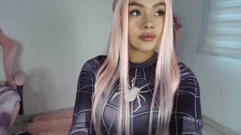 mia_zafir online show from May 15, 2026, 8:16 pm