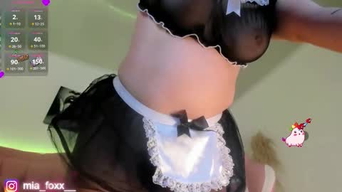 Mia online show from February 2, 2026, 11:03 pm