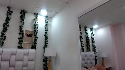 Snapshot of miaa_gh1 chatting on May 31, 2026, 11:28 am Mia online show from May 31, 2026, 11:28 am
