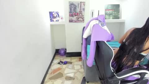       online show from October 10, 2025, 1:10 pm