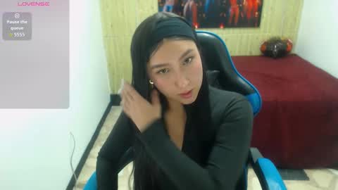       online show from November 21, 2025, 2:27 pm