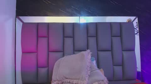 Mia online show from February 10, 2026, 12:09 pm