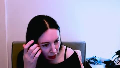 Mia online show from March 7, 2026, 5:43 pm