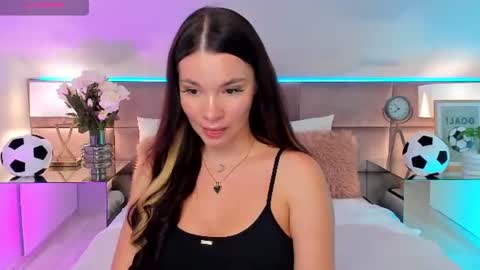 Mia online show from June 28, 2026, 7:09 pm