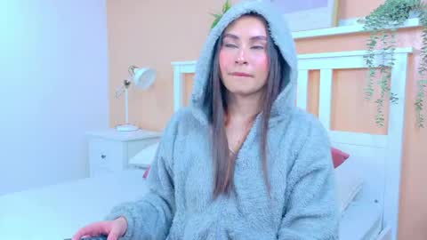 Snapshot of miaanderson__ chatting on April 19, 2026, 12:37 pm miaanderson__ online show from April 19, 2026, 12:37 pm