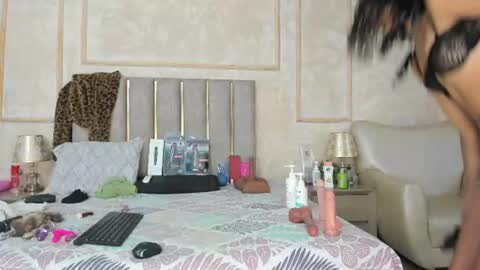 Miaasummer online show from June 24, 2026, 11:31 am