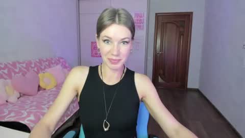 Mia online show from June 16, 2026, 4:26 am