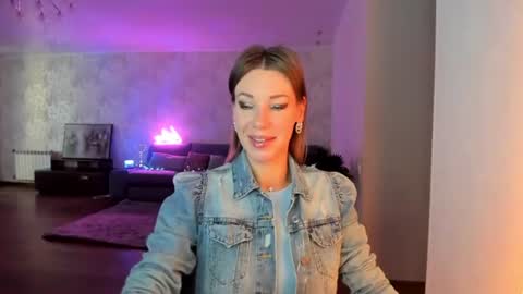 Mia online show from July 1, 2026, 4:25 am