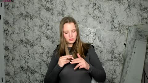 Mia online show from March 31, 2026, 7:03 pm