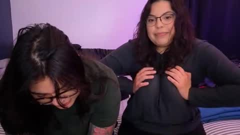 Snapshot of miacanela_xo chatting on March 8, 2026, 1:47 am Mia online show from March 8, 2026, 1:47 am