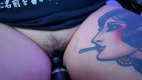 Snapshot of miacanela_xo chatting on April 9, 2026, 12:32 am Mia online show from April 9, 2026, 12:32 am