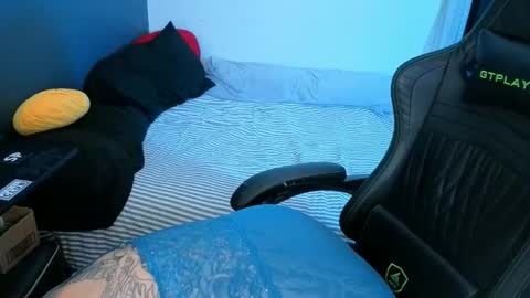 Snapshot of miacanela_xo chatting on April 11, 2026, 12:15 am Mia online show from April 11, 2026, 12:15 am