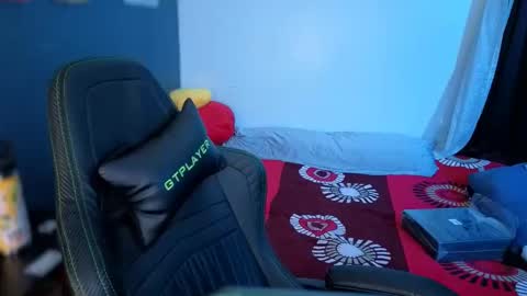 Snapshot of miacanela_xo chatting on April 13, 2026, 2:28 am Mia online show from April 13, 2026, 2:28 am