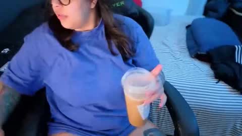 Snapshot of miacanela_xo chatting on April 14, 2026, 2:28 am Mia online show from April 14, 2026, 2:28 am