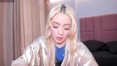 Snapshot of miacarperrlux chatting on May 29, 2026, 9:24 pm MiaCarper online show from May 29, 2026, 9:24 pm