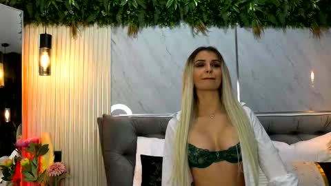 Mia online show from January 5, 2026, 10:46 pm